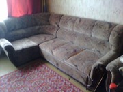 угловой мягкий диван и кресло